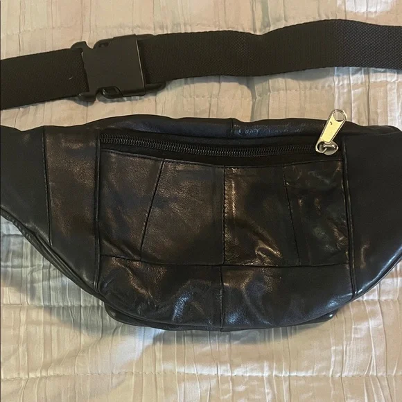 Black Leather Men's Waist Bag - Picture 2 of 4